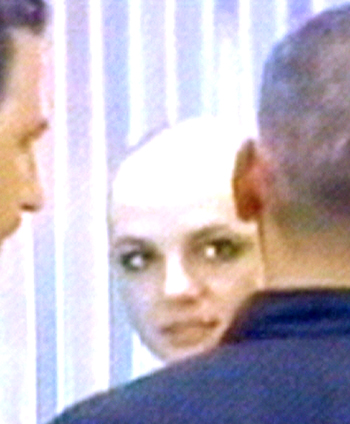 britney spears bald. Britney Spears Bald Bold