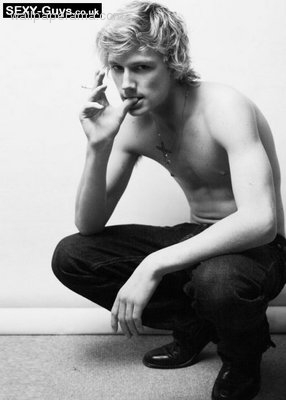 08-496-alex-pettyfer-0008.jpg|36265