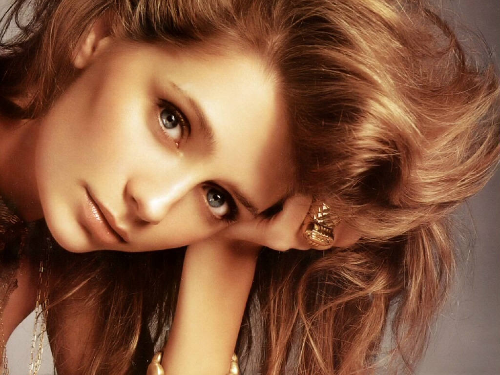 Mischa Barton 1387 Wallpaper